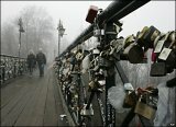 Мост влюбленных в Киеве (Парковый мост, Чертов мост)