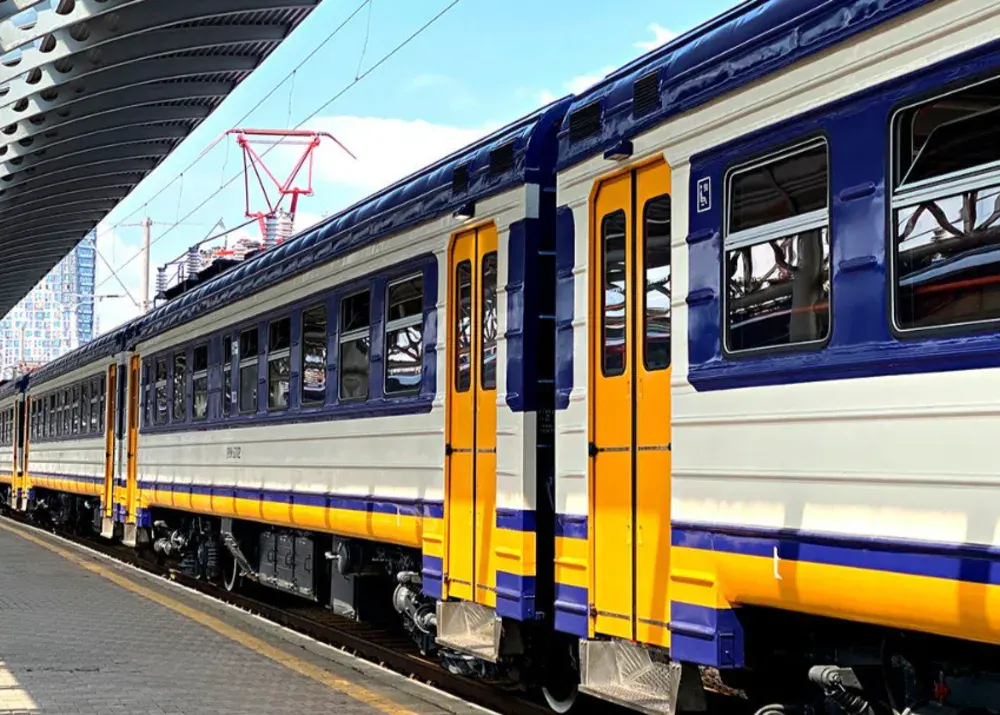 У Києві через повітряну тривогу тимчасово зупинили Kyiv City Express