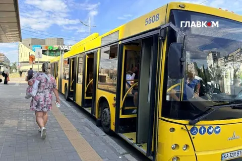 Водіям київських автобусів пропонують від 50 тисяч гривень: що відомо