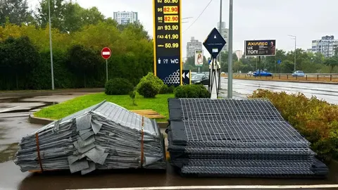 У Києві навколо АЗС монтують габіони для захисту від уламків