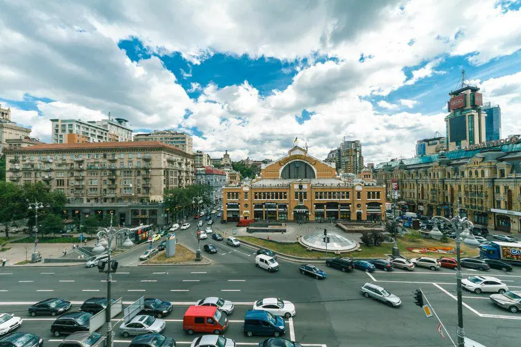 У Києві на Бессарабській площі облаштують шість нових наземних переходів