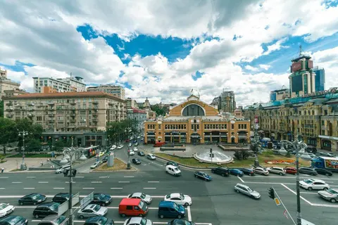 У Києві на Бессарабській площі облаштують шість нових наземних переходів