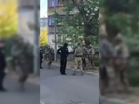 Напад на групу СБУ під час обшуку в Києві: що відомо