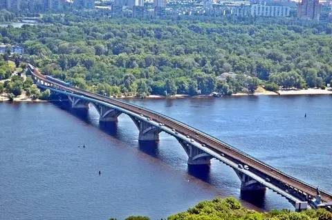 Міст Метро у Києві частково перекриють: графік ремонтних робіт
