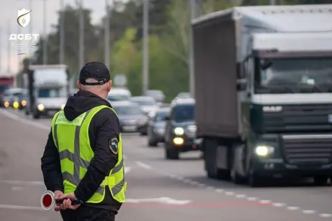 У Києві та області посилено контроль за вантажівками: через спеку діють обмеженн