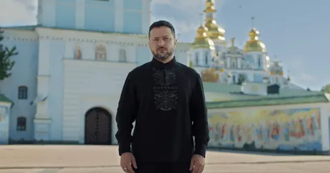 «Україна не впаде»: Зеленський привітав українців з Днем Незалежності