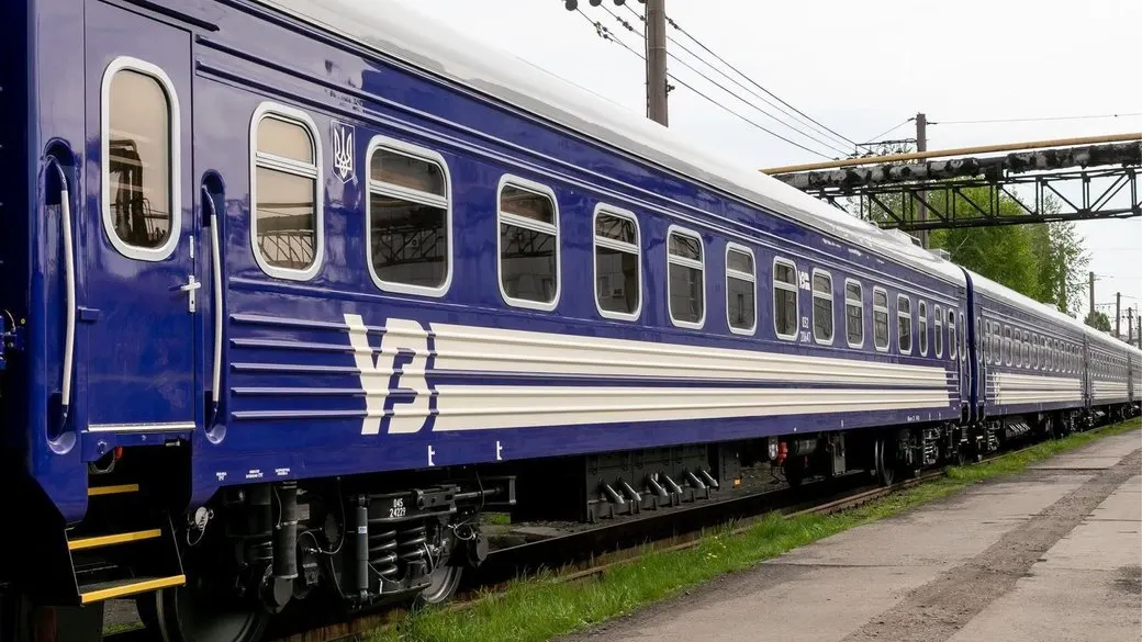 Поїзд Київ — Миколаїв потрапив під атаку РФ: пасажирів евакуювали