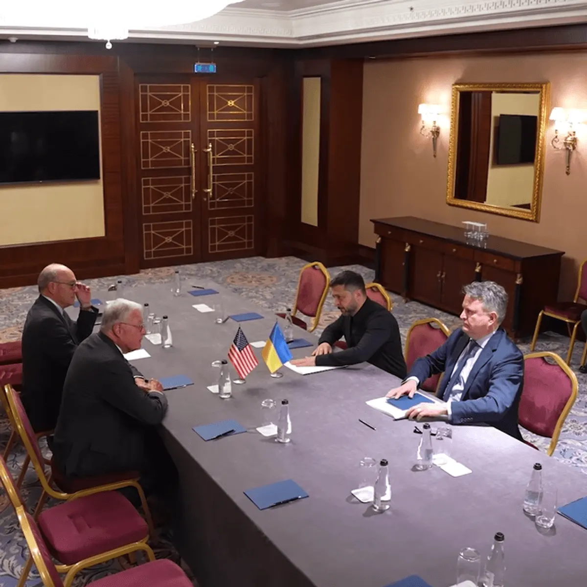 Кіт Келлог прибув до Києва на Форум ветеранів