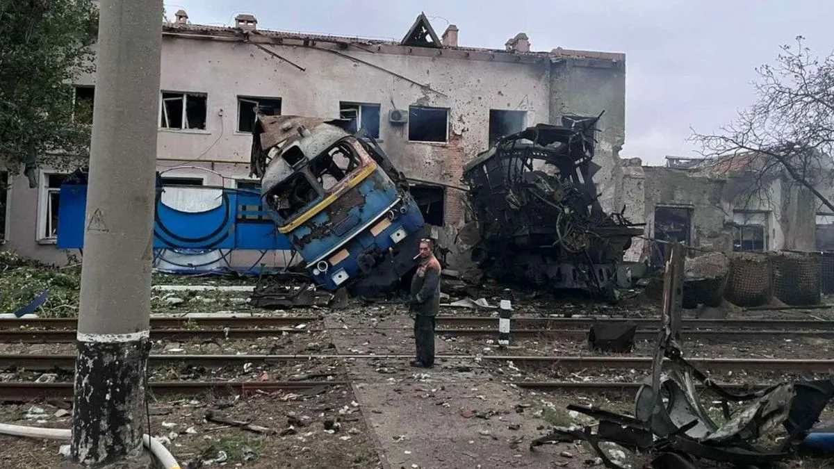 У Сумському районі росіяни атакували поїзд «Суми – Київ»: загорівся локомотив