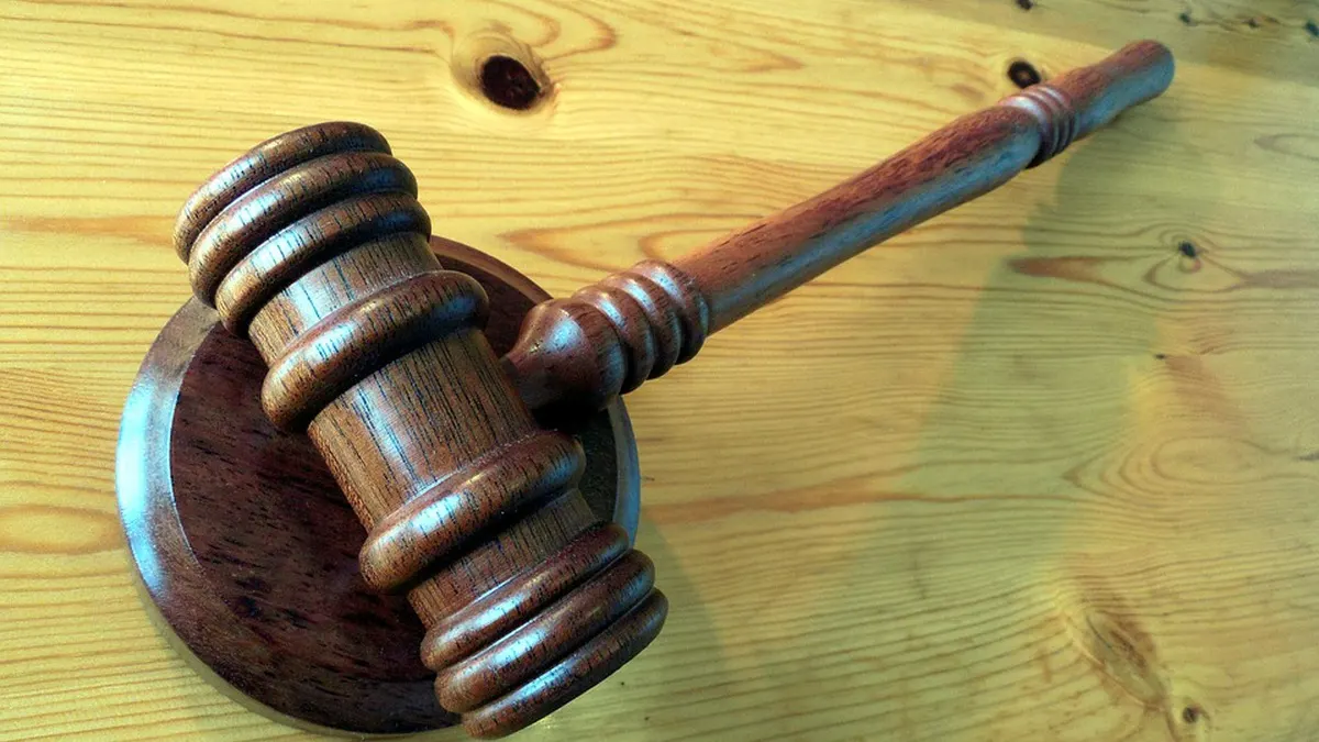 Киянина засудили до 15 років за підпали авто волонтера та шафи Укрзалізниці