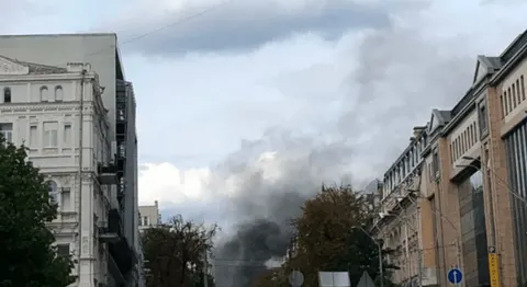 Російський дрон влучив у будівлю СБУ в центрі Києва: є постраждалі