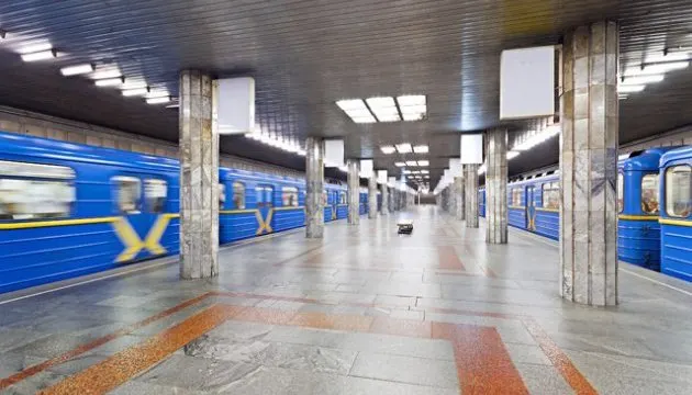 У Києві через нічну атаку пошкоджено станцію метро «Почайна»