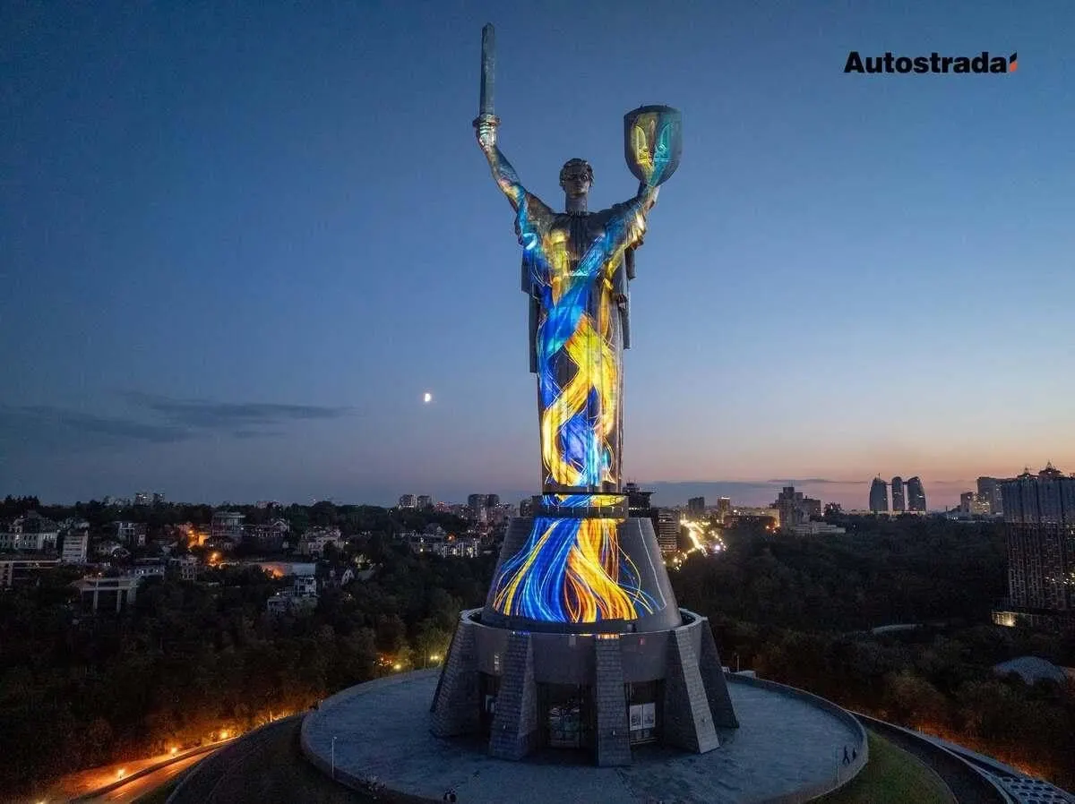 «Автострада» профінансувала світлову інсталяцію на «Батьківщині-Матері»