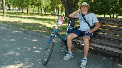 78-річний запоріжець проїхав на велосипеді тисячу кілометрів з Києва додому