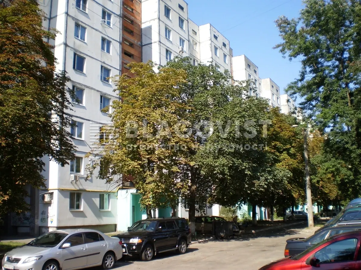 На вул. Героїв Маріуполя продають квартиру з добрим станом та зручним розташуванням