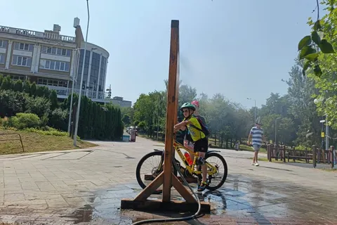 Спека у Києві: де у Солом’янському районі працюють охолоджувальні рамки