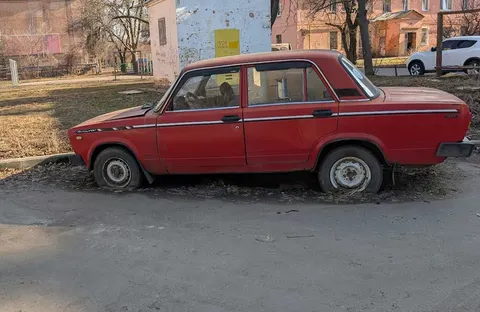 У Полтаві досі не вирішили проблему покинутих авто: чиновник не відповів на запити