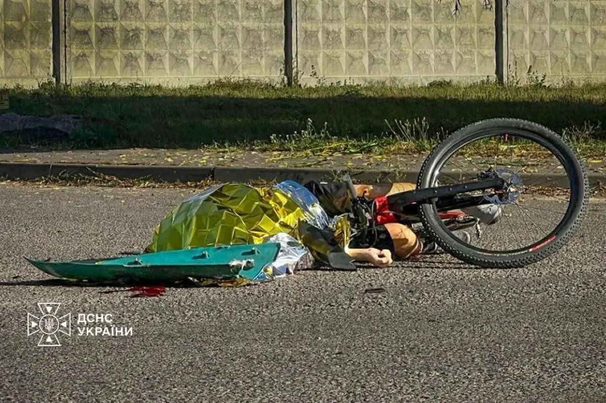 38 атак за дві доби: рятувальники закликають киян не наближатися до місць ударів
