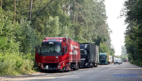 У Києві через спеку обмежили рух великовантажного транспорту