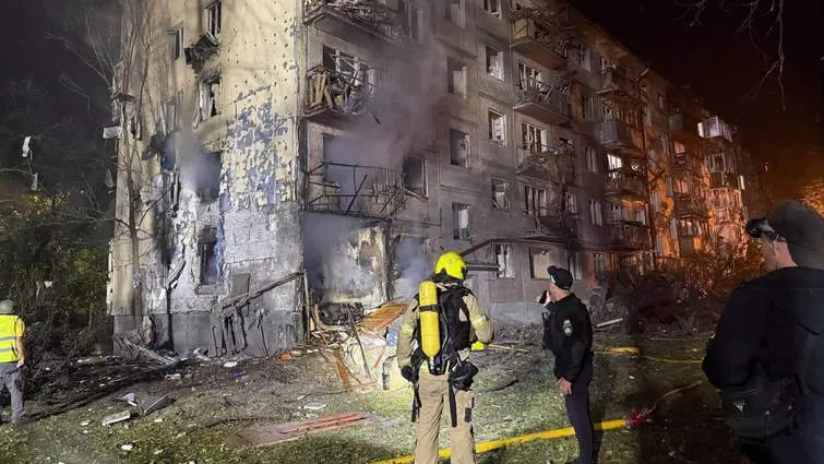 Нічна балістична атака на Київ: 9 загиблих, 30 поранених