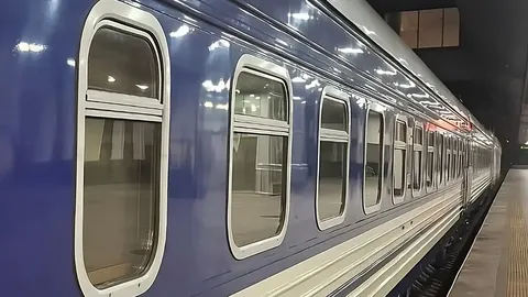 Росія вдарила по залізничному депо в Києві: семеро загиблих