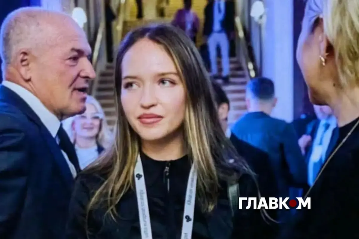 Онучка Кучми Катерина Пінчук приїхала до Києва на зустріч YES