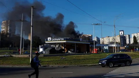 Дрони повторно вдарили по двох АЗС «Укрнафти» в Києві