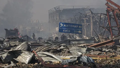 Вибухи на складах під Києвом: 52 поранених, зокрема 5 дітей