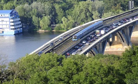 У Києві з 3 вересня запустять тимчасовий автобус № 1-М через міст Метро