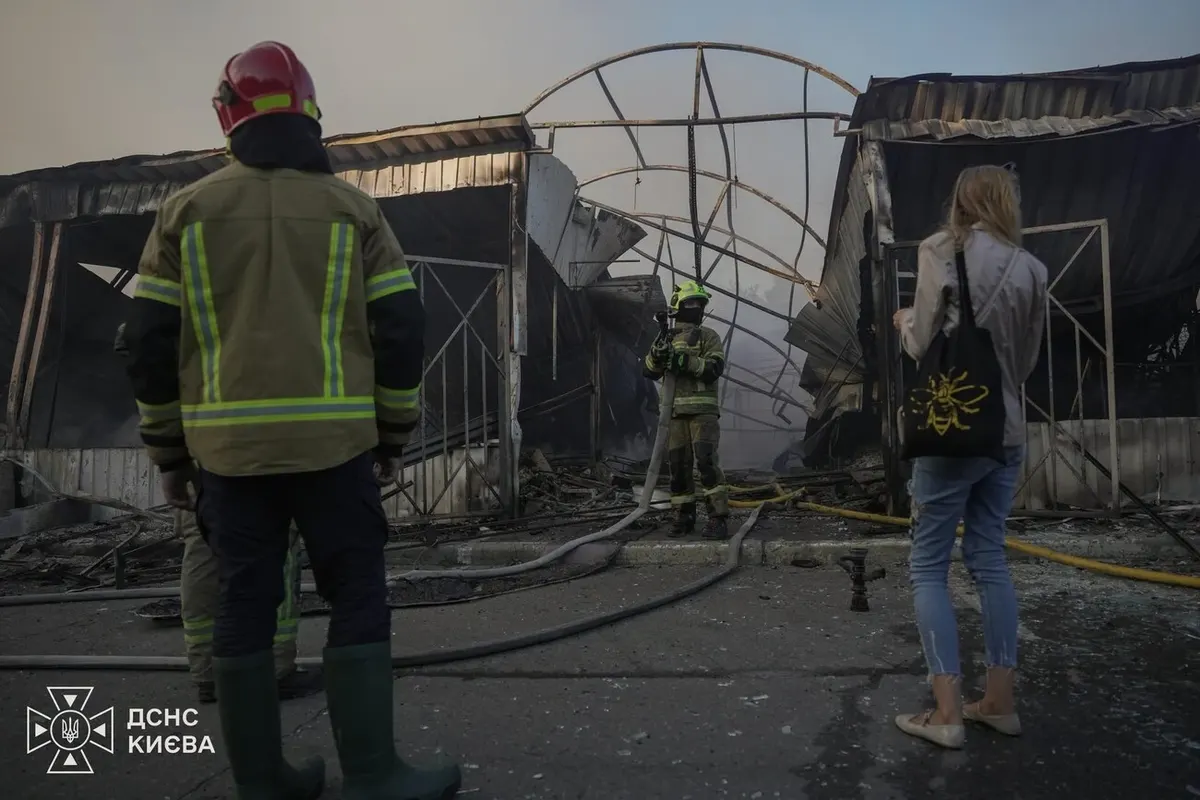 Ринок «Почайна» в Києві після удару: підприємці втратили товар