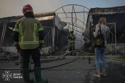 Ринок «Почайна» в Києві після удару: підприємці втратили товар
