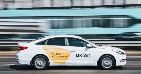 Чому в Києві під час тривог дорожчає таксі: пояснення операторів