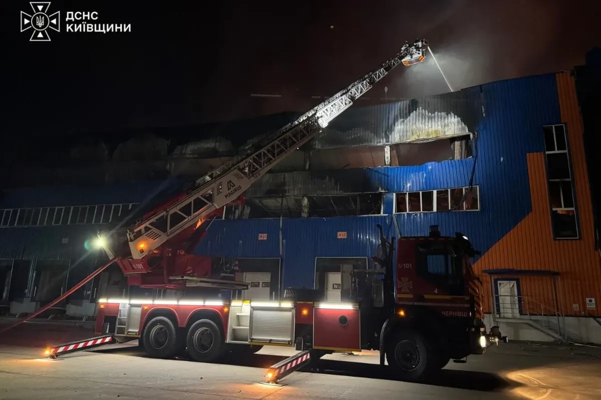 На Київщині після нічної атаки тривають відновлювальні роботи, є загиблі