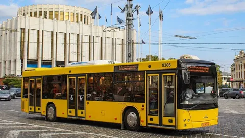 У Києві запускають тимчасовий автобус № 1-М між центром та лівим берегом