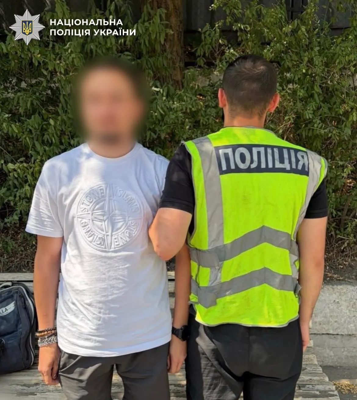 Біля ресторану в Києві знайшли гранати: підозрюваного затримано