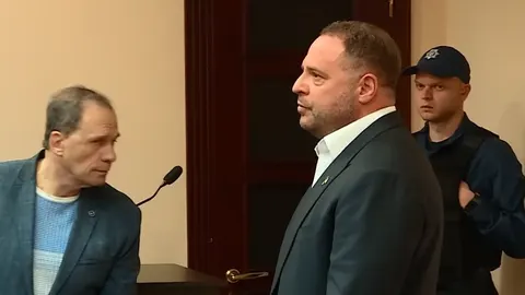 Суд дозволив екскерівнику ОП Єрмаку їздити по Україні
