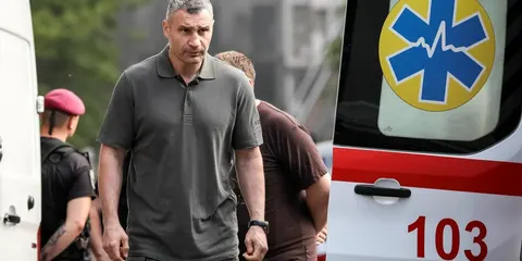 У Києві дрон поцілив у бізнес-центр на Оболоні: що відомо