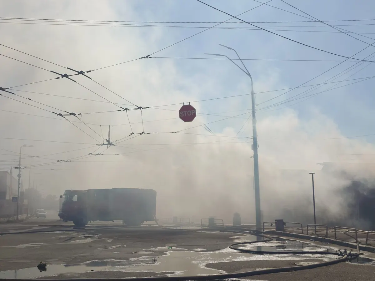На київській Петрівці пожежа знищила майже всі книжкові ряди