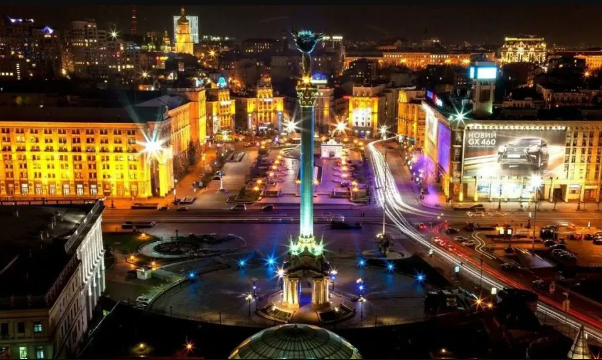 У Києві після атаки дістали двох постраждалих з-під завалів, стався витік аміаку
