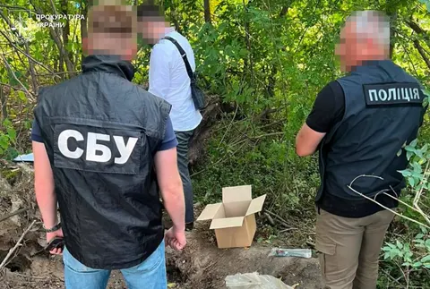 На Львівщині затримали чоловіка, який торгував зброєю та кокаїном під час суду