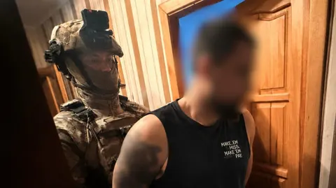Волонтера ошукали на 900 тисяч: деталі справи