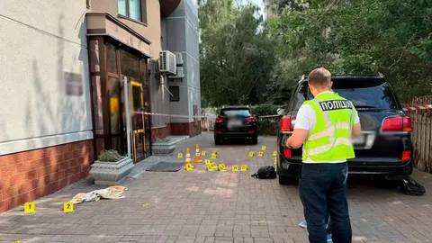 Замах на лікаря в Києві: підозрюваний втратив дружину після лікування в його клініці