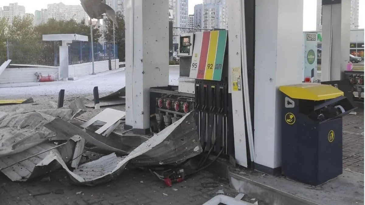 У Києві через обстріли постраждали вже п'ять АЗС Ukrnafta