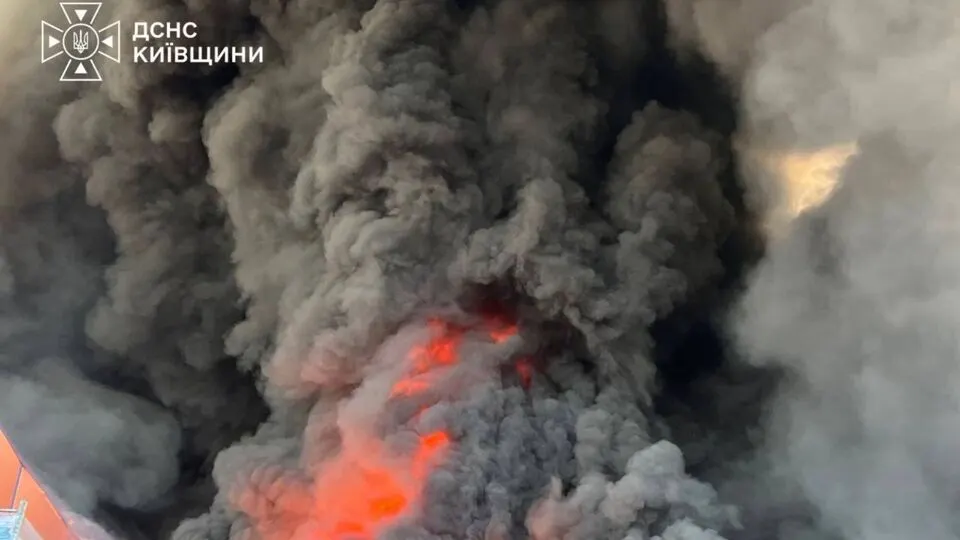 Росія вдарила по складу «Агромату» у Київській області: що відомо