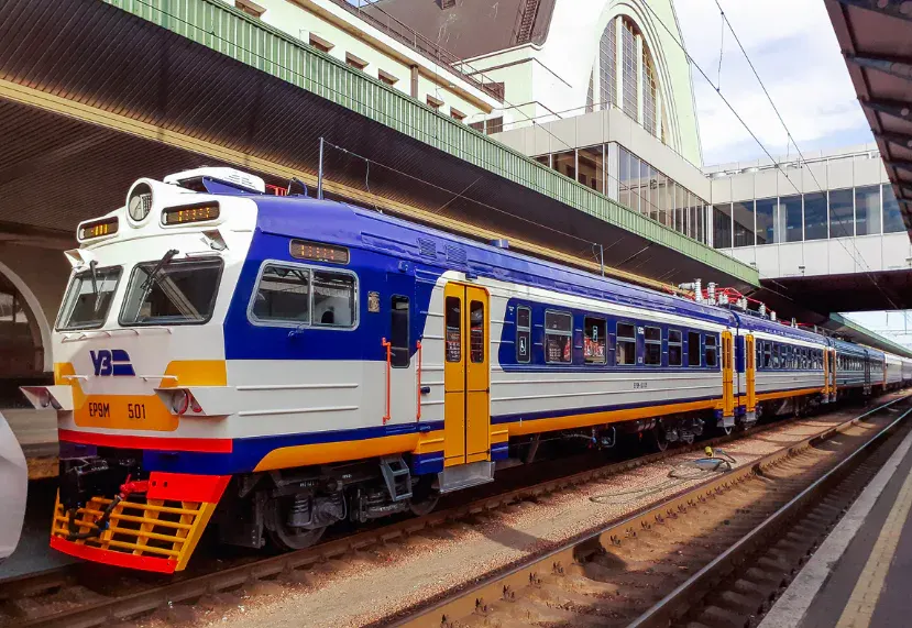 Kyiv City Express зупинив рух в обох напрямках через повітряну загрозу