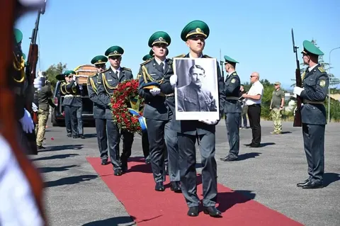 Прах Євгена Коновальця повернувся в Україну: подробиці