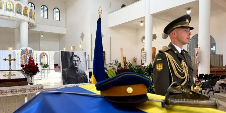 У Києві вшанували пам'ять Євгена Коновальця перед перепохованням