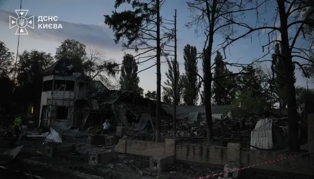 У Києві внаслідок нічної атаки РФ загинули восьмеро людей, семеро постраждали