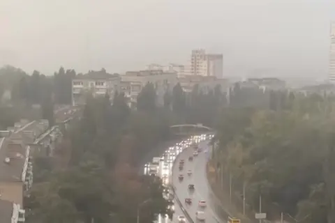 Після спеки Київ накрила потужна злива: підтоплення та град