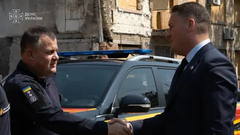 Голова ДСНС і міністр оборони Британії оглянули місця ударів у Києві
